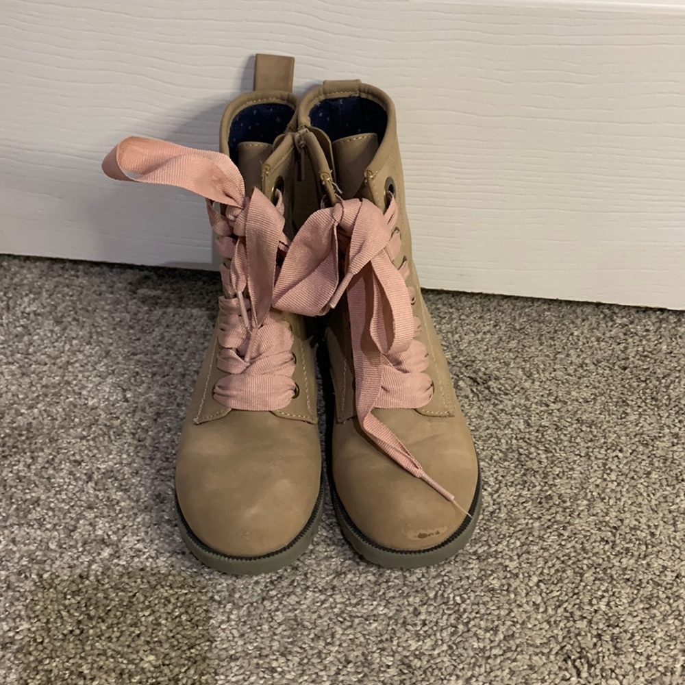 Cat and Jack size 3 boots